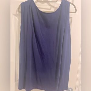 Gorgeous sleeveless jersey top with peekaboo back
